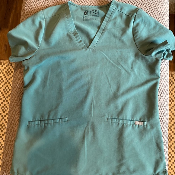 Fig’s Scrub Set - Picture 3 of 7